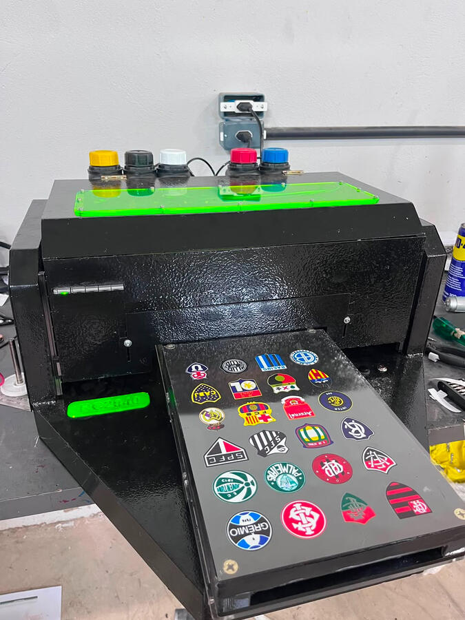 Flatbed UV 2040 CMYK+WW Flatbed UV 2040 CMYK+WW